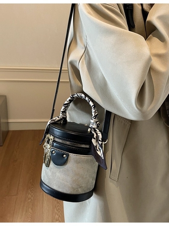 PU bucket torba sa zatvaračem, jednostruka naramenica, gradski minimalistički stil, skriveni džep sa zatvaračem i džep za telefon