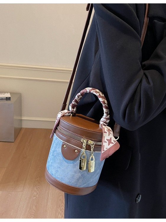 PU bucket torba sa zatvaračem, jednostruka naramenica, gradski minimalistički stil, skriveni džep sa zatvaračem i džep za telefon