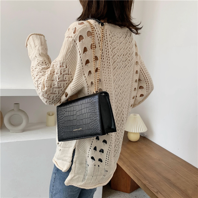 PU ženska crossbody torba, urban stil jednostavnost, horizontalni kvadratni oblik, zatvaranje kapicom, unutarnji džep za telefon
