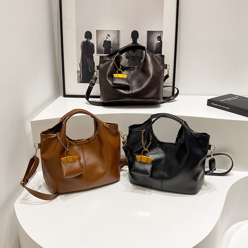 Ženska bucket torba inspirirana vintage stilom, PU koža, korejskog stila crossbody s magnetskim kopčom, poliester podstava, jedan naramenica