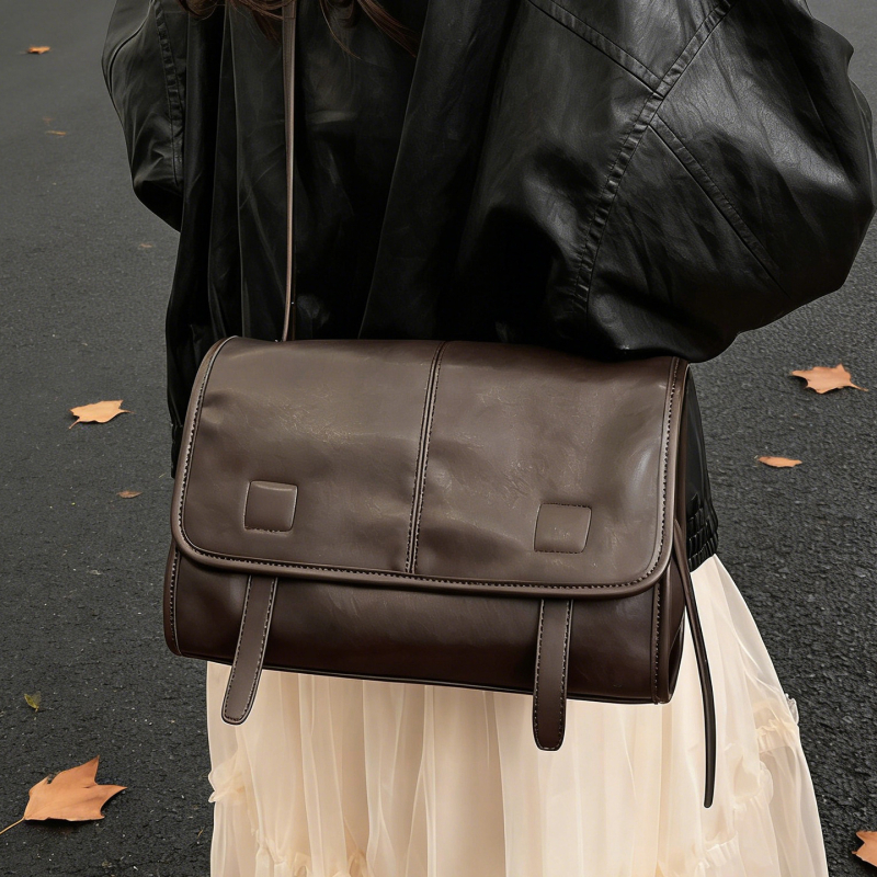 Torba preko ramena messenger, retro stil, PU koža, mala kvadratna torba, s preklopom