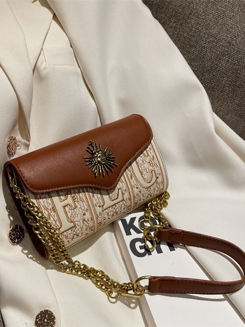 Crossbody torba od PU materijala, ulični stil, horizontalni kvadratni oblik, magnetska kopča, unutarnja džep za telefon