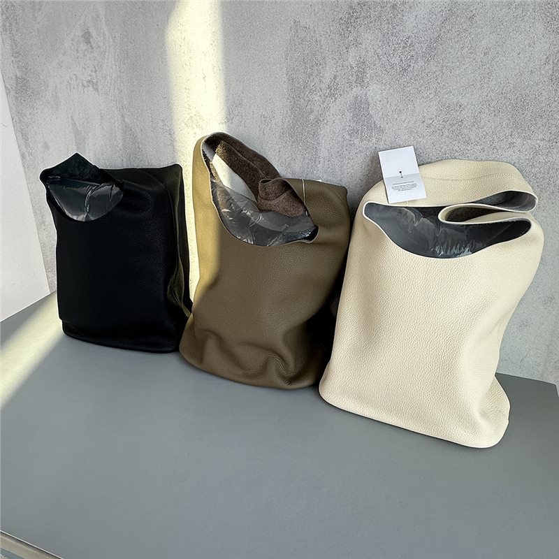 Ženska tote torba dumpling oblika od teleće kože, zatvarač, urban stil jednostavan, velika kapaciteta, podstava od platna, unutarnja pretinica za mobitel, jedan ramenski remen