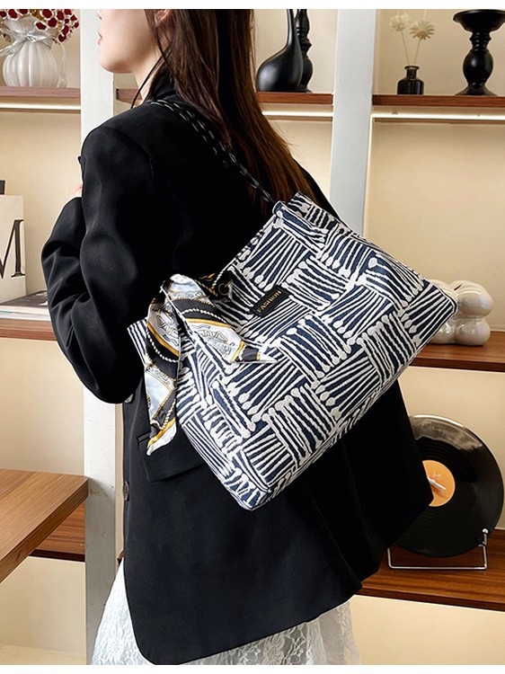 Geantă tote pentru femei, stil urban minimalist, material textil, închidere magnetică, buzunar interior cu fermoar