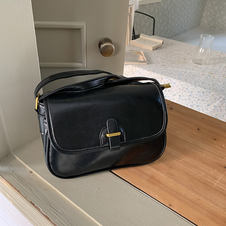 Ženska PU crossbody torba s malim kvadratnim dizajnom, vodoravni kvadratni oblik, zatvaranje na zip, unutarnja džep sa zipom, torba s poklopcem.