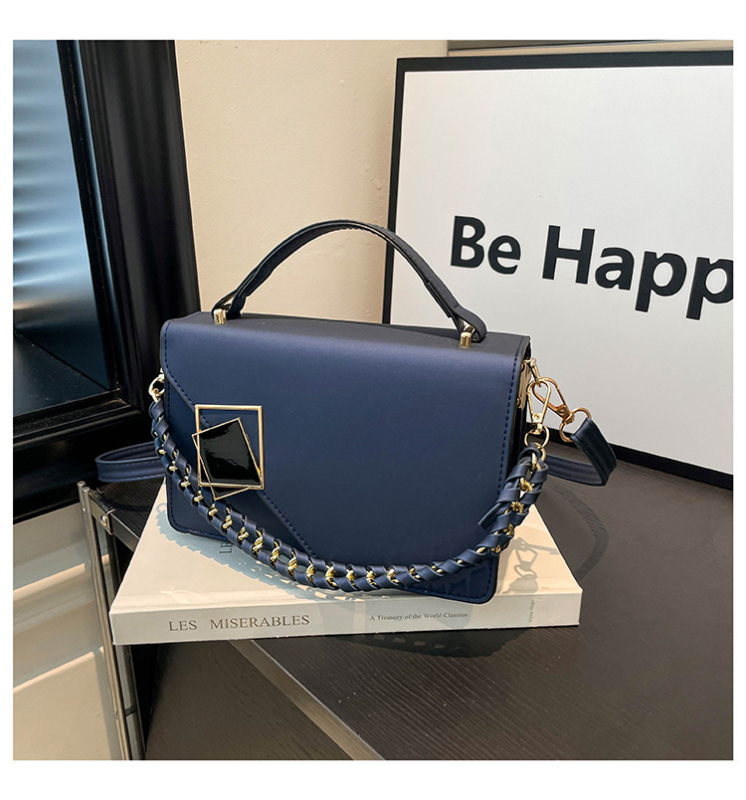 PU crossbody torbica u urbanom minimalističkom stilu, horizontalnog kvadratnog oblika, nylon podstava, unutarnji džep sa zatvaračem