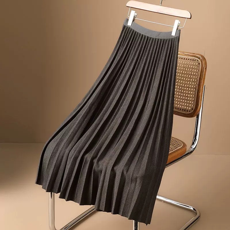 Fustă plisată în linie A, talie înaltă, lungime midi, plisă acordeon și drapaj