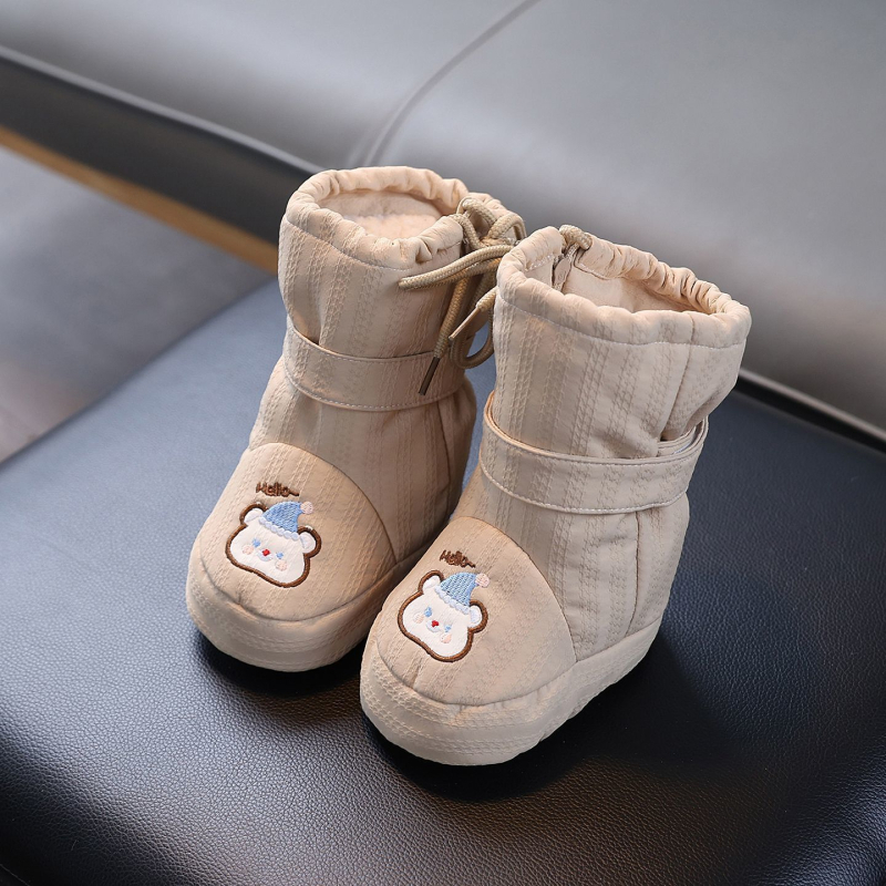 Gyerekeknek szóló téli magas szárú hócsizmák, oldalsó cipzárral, felső textilekből, talp bőr, vastag kialakítás, rajzfilmszerű stílus, tél, 1–3 évesek