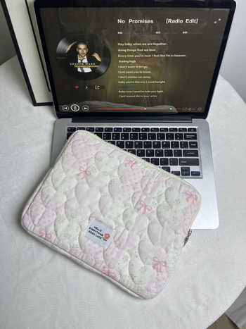 Zaštitna torbica za 11-inčni iPad Pro, vanjska najlonska površina, unutarnja podstava od poliestera, cvjetni uzorak