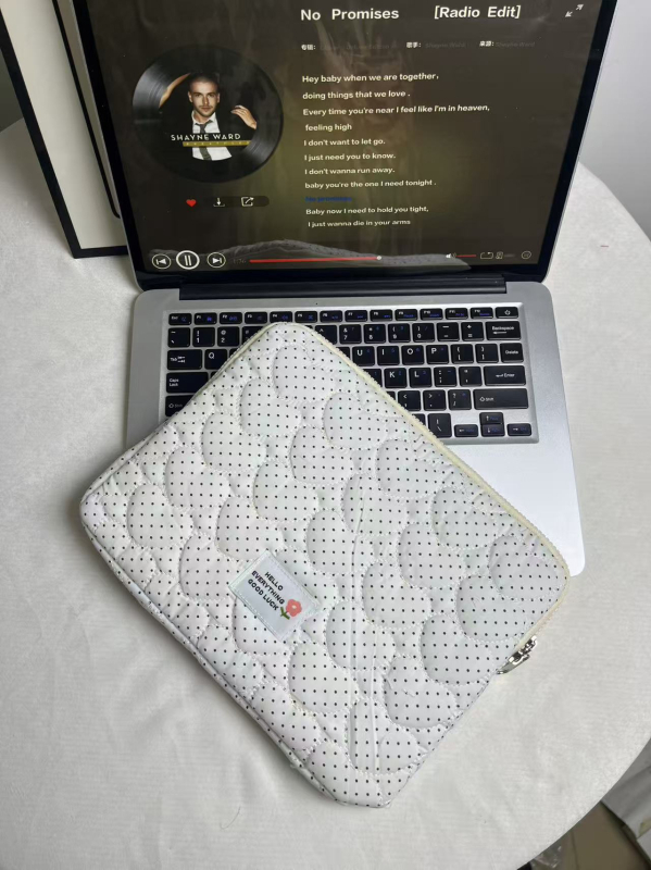 Zaštitna torbica za 11-inčni iPad Pro, vanjska najlonska površina, unutarnja podstava od poliestera, cvjetni uzorak