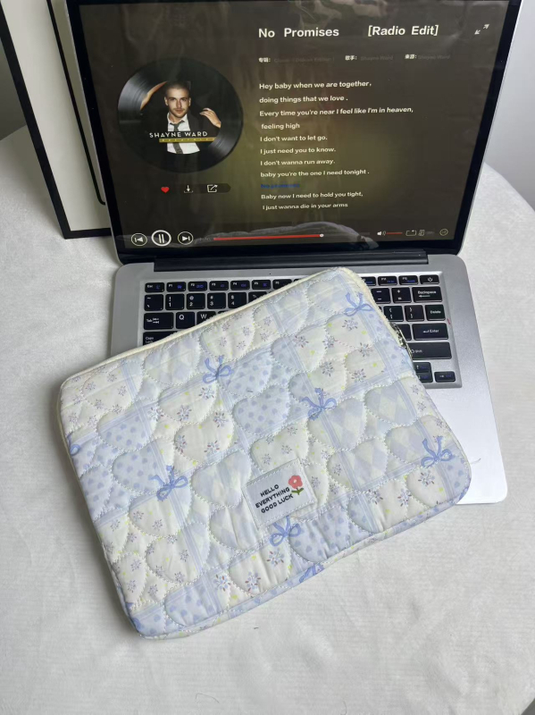 Zaštitna torbica za 11-inčni iPad Pro, vanjska najlonska površina, unutarnja podstava od poliestera, cvjetni uzorak