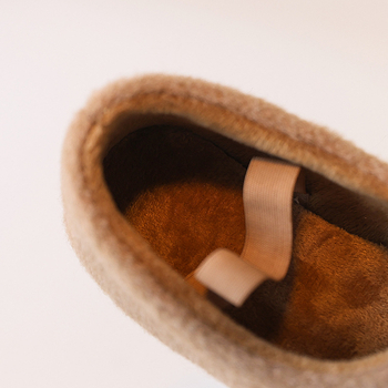Moderne loafere za djevojčice s podstavom od janjeće vune, jesensko-zimske slip-on cipele s roztomilim krznenim pomponom