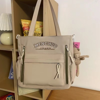 Ženska crossbody torba 2024, velika kapacitet, najlon, srednja veličina, zatvarač, unutarnji džepovi za telefon, osobnu iskaznicu i prijenosno računalo, horizontalni kvadratni oblik, tri naramenice, urbano minimalističko