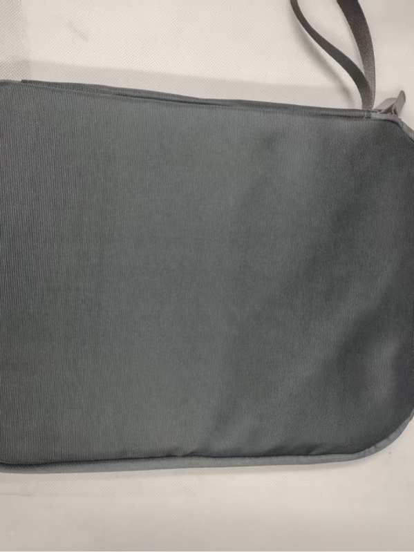 Torba za iPad/tablet, vanjska Oxford tkanina, poliesterna podstava, model 1220t4, izdanje zima 2024., urban minimalist stil.