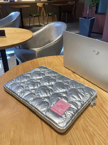 Torba za iPad/tablet za žene — ultra lagana, protiv krađe, otporna na udarce, najlonski vanjski dio, podstava od poliestera
