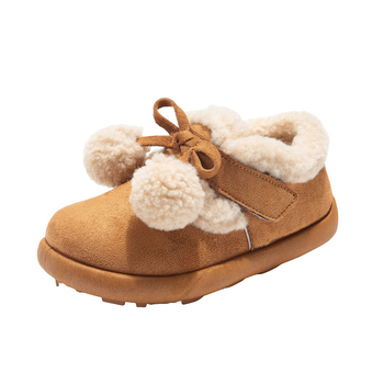 Lányok téli bokacsizmája, szintetikus felső rész, fleece belső, gumírozott talp, csúszásmentes