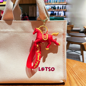 Ключодържател талисман – карикатурен кон от Годината на коня, PVC материал, индивидуално опакован подарък