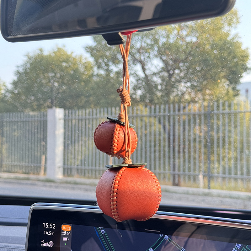 Everything goes well pendant — кожен ключодържател медальон в китайски стил, подходящ за подарък