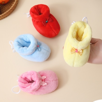 Pantofi pentru bebeluși 6–12 luni, unisex — partea superioară din bumbac, talpă din bumbac, branț din material textil, model desen animat