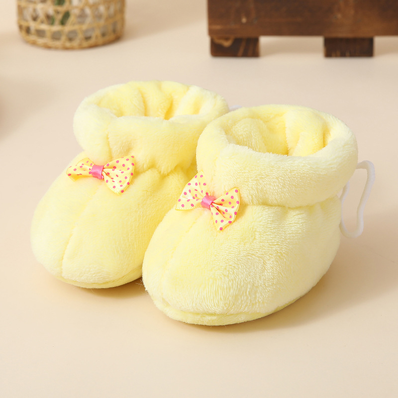 Pantofi pentru bebeluși 6–12 luni, unisex — partea superioară din bumbac, talpă din bumbac, branț din material textil, model desen animat