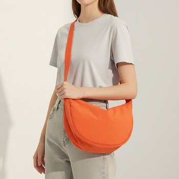 Najlon crossbody torba za svakodnevnu uporabu, velika zapremina, Underarm stil, Dumpling oblik, zatvaranje zipom, unutarnja džep za telefon, podstava od poliestera, jedna naramenica