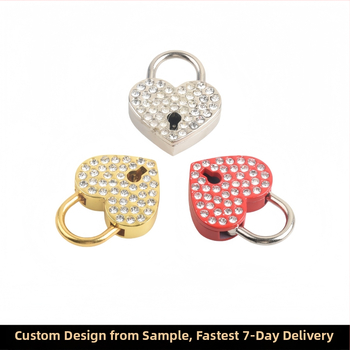 Κλειδαριά-καρδιά με διαμάντι για τσάντες με κλειδί – Μοντέλο M-004; κατάλληλο για τσάντες, ρούχα, αξιοθέατα, δώρα; ηλεκτροπλακίωση, διάτρηση σημείων, χειροκίνητη επεξεργασία
