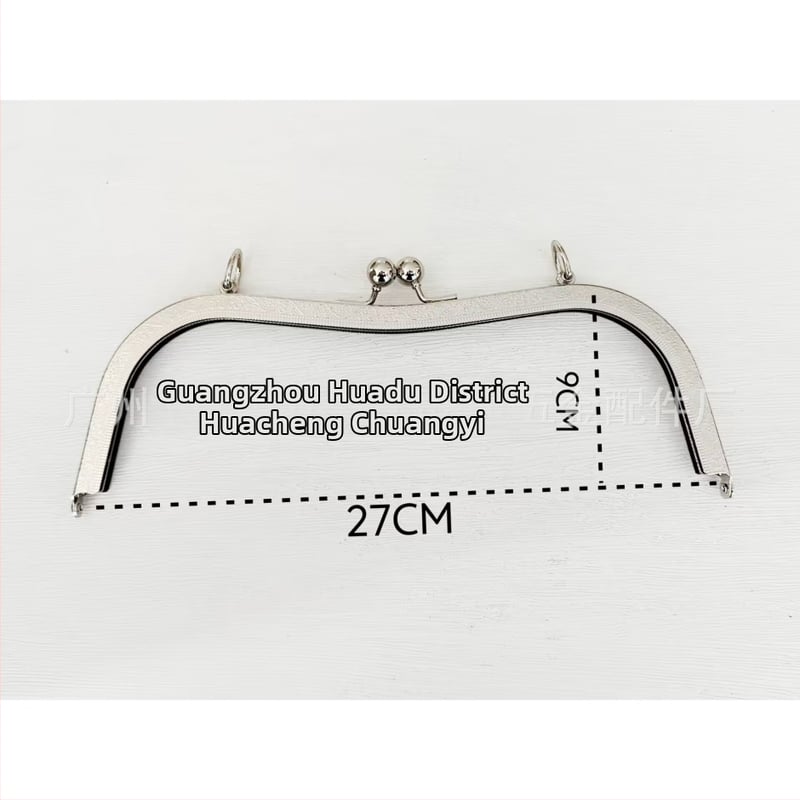 Taškové hardvér — rám s otvorom na skrutku, 27 vydlbené pásy, vyrazená guľová hlava, dizajn bucket-ear. Materiál: železo. Kód produktu: 000306. Haowen luggage accessories factory. Jeseň 2024. Doplnky na tašky.