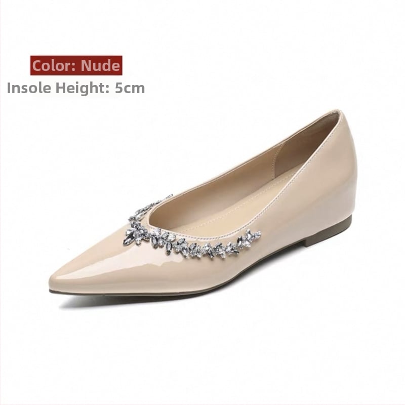 Γυναικείες μυτερές επίπεδες γόβες με επάνω μέρος από δέρμα αγελάδας, εσωτερικός πάτος από πρόβατο, ύψος τακουνιού 3-5 εκ