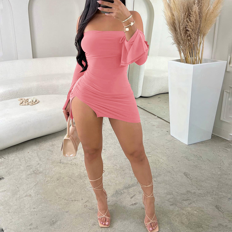 Bodycon mini haljina od Milk Silk, dugi rukavi, uski kroj, jednobojna boja, nepravilni rub