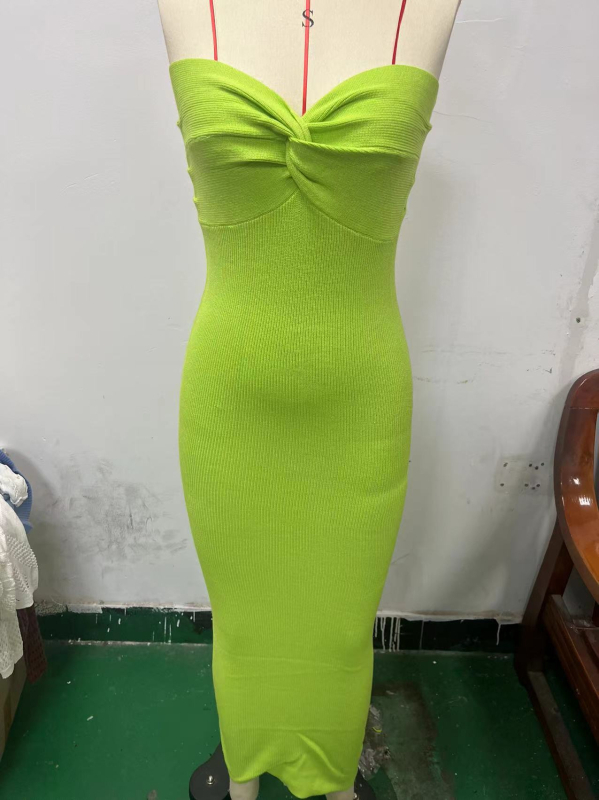 Haljina bez ramena, gotički stil, duga, s elastičnim strukom; jednobojni uzorak; tkanina: core-spun yarn (70–80% spandex, <30% nylon); tisak/bojanje
