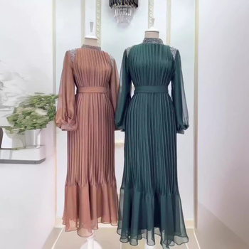 Poliészter A-vonalú hosszú ruha gyémántokkal díszített, kerek nyakkal és lámpaujjú ujjak