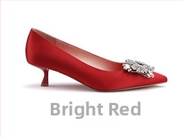 Γυναικείες γόβες με τετράγωνη αγκράβα, σατινένιο επάνω μέρος, μυτερό δάχτυλο, ψηλοί 6–8 cm, σόλα από καουτσούκ, πάτος από τεχνητό δέρμα