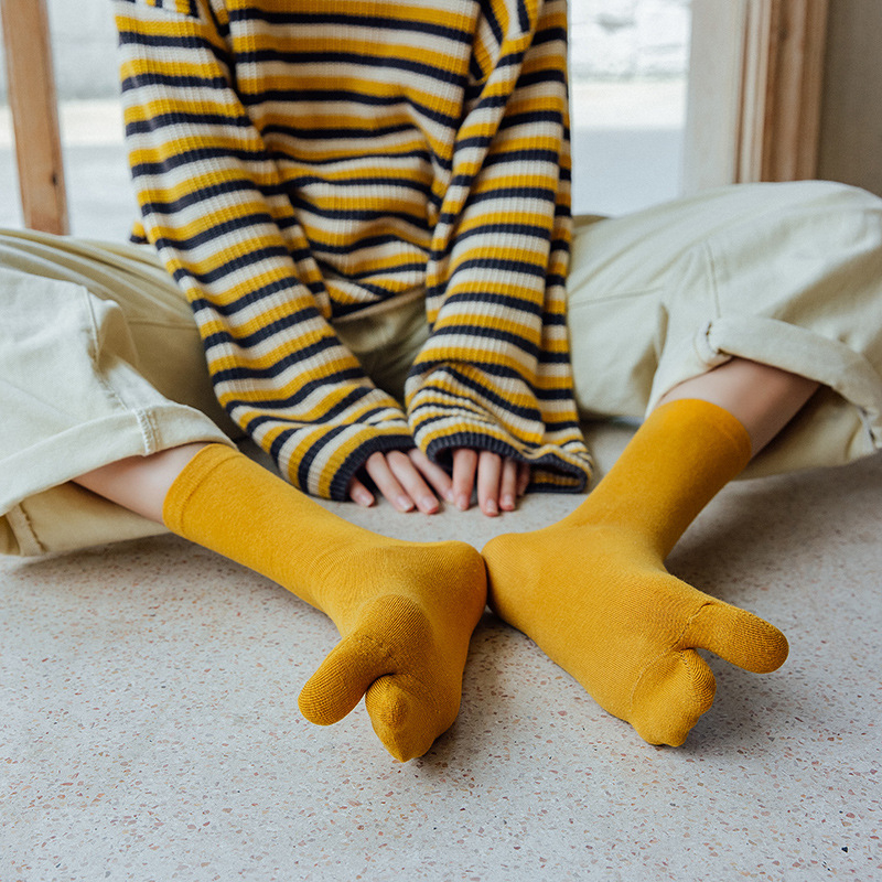 Женски чорапи със разделени пръсти, памук, едноцветни, средно дълги (Тип: чорапи; Материал: памук; Модел: едноцветен; Дължина: средно дълги; Пол: женски; Сезони: четири сезона)