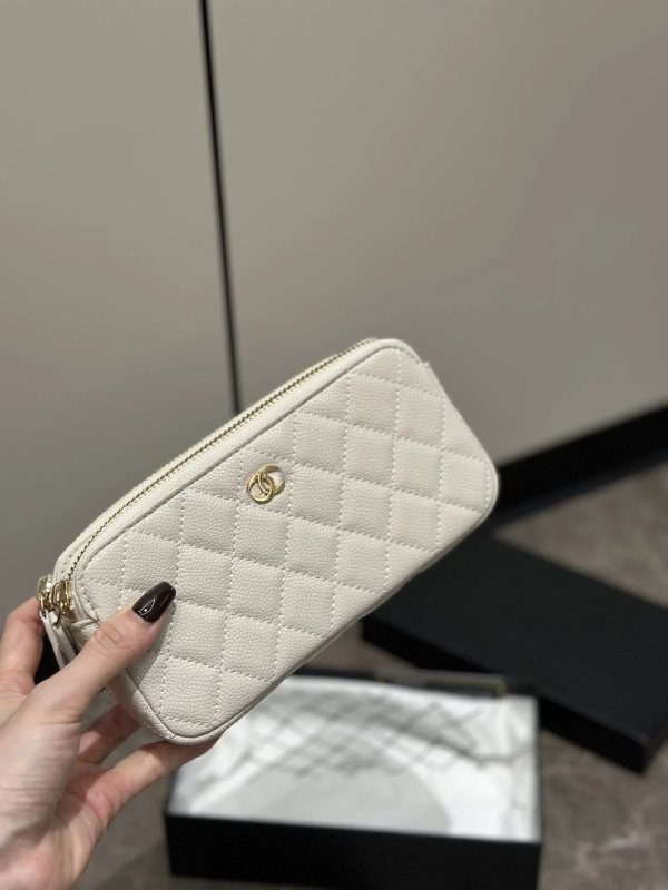 Kožna crossbody torbica s džepom za telefon, zatvoren otvor, horizontalni kvadratni oblik
