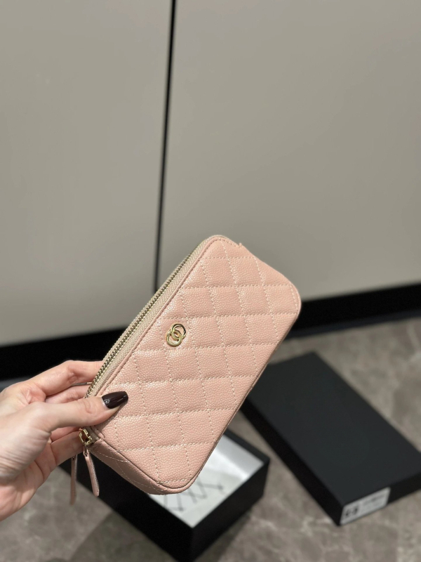 Kožna crossbody torbica s džepom za telefon, zatvoren otvor, horizontalni kvadratni oblik
