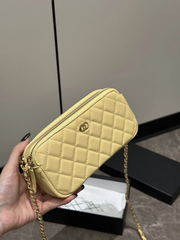 Kožna crossbody torbica s džepom za telefon, zatvoren otvor, horizontalni kvadratni oblik
