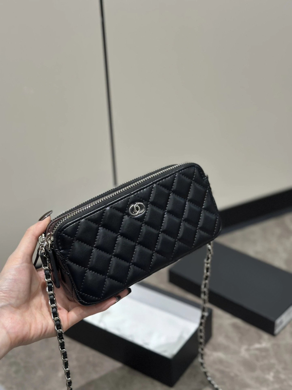 Kožna crossbody torbica s džepom za telefon, zatvoren otvor, horizontalni kvadratni oblik