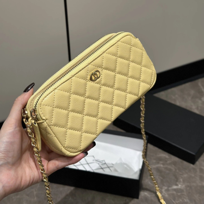 Kožna crossbody torbica s džepom za telefon, zatvoren otvor, horizontalni kvadratni oblik