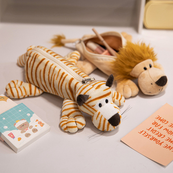 Плюшен животински калъф за моливи - куче, пълнеж от ПП памук, къс плюш, за възраст над 14 години