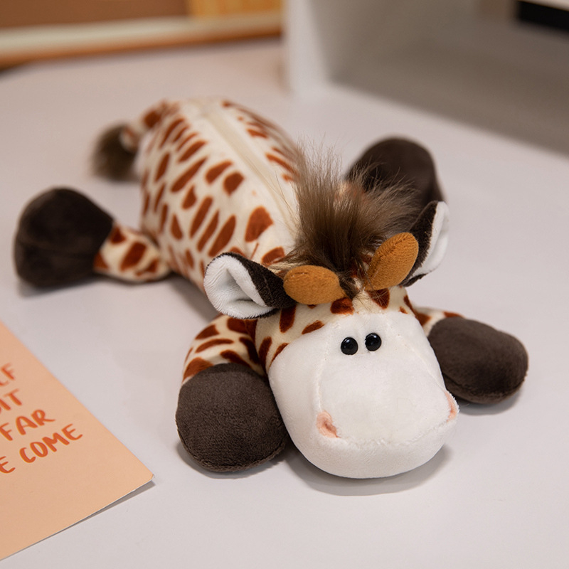 Плюшен животински калъф за моливи - куче, пълнеж от ПП памук, къс плюш, за възраст над 14 години