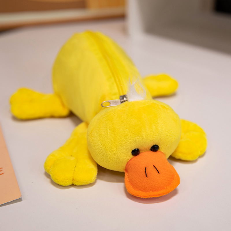 Плюшен животински калъф за моливи - куче, пълнеж от ПП памук, къс плюш, за възраст над 14 години