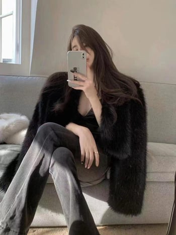 Palton din blană artificială - blană de vulpe falsă, croială scurtă, mâneci lungi, decolteu în V, toamnă 2024