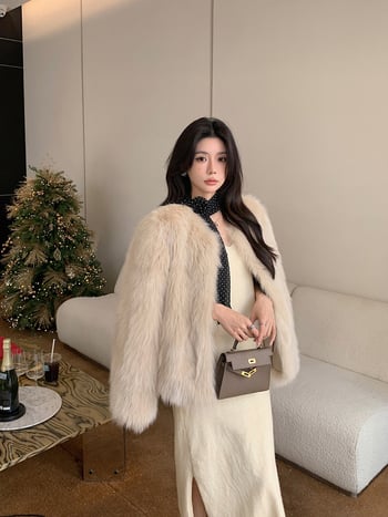 Palton din blană sintetică — mâneci lungi, guler rotund, iarnă 2024 (Material principal: blană sintetică; Sezon: iarnă 2024; Nume țesătură: blană artificială)