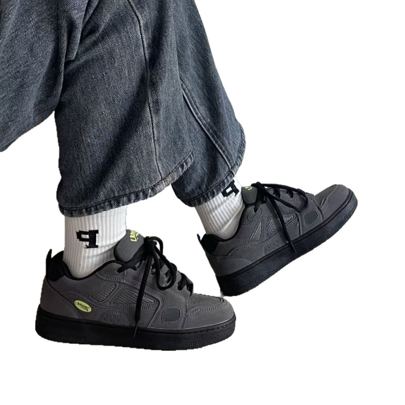 Pantofi sport casual din velur, unisex, model cu craniu, închidere cu șireturi, branț EVA, talpă din cauciuc