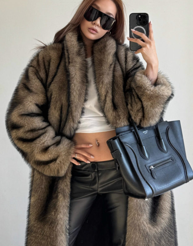 Jakna od umjetne krznene kože, duga verzija, rukavi 3/4, ovratnik od umjetne krzn, poliester, elegantan stil za žene