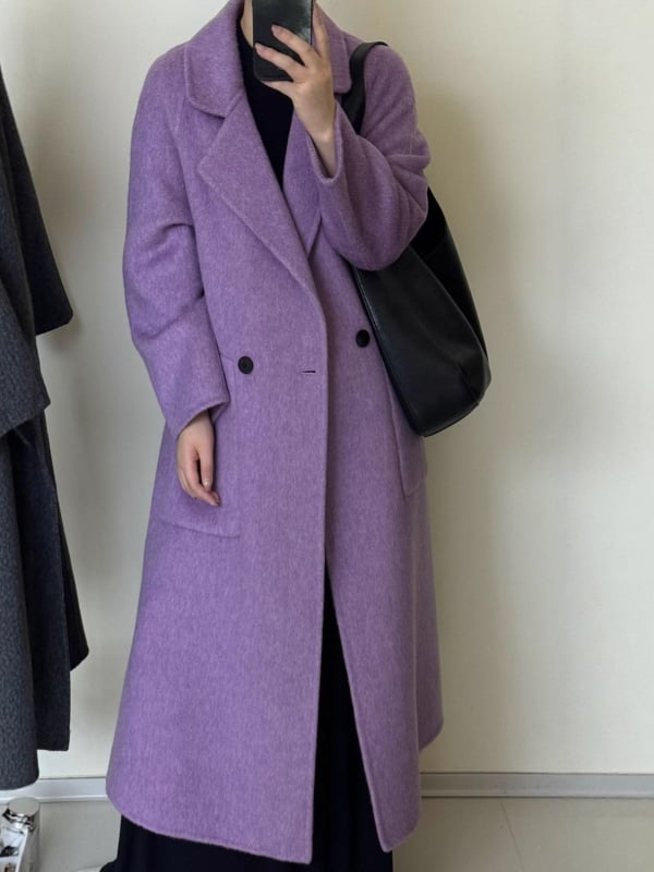 Női kétoldalas gyapjú kabát, hosszított szabású, laza, reveres gallér, hosszú ujjú, gyapjú-keverék anyag (50–70% gyapjú, poliészter)