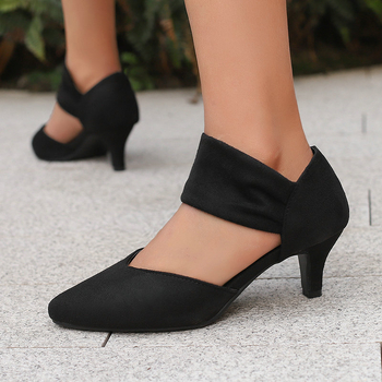 Ženske sandale od nubuka s jednim kaišem, oštar vrh, nizak klin, slip-on
