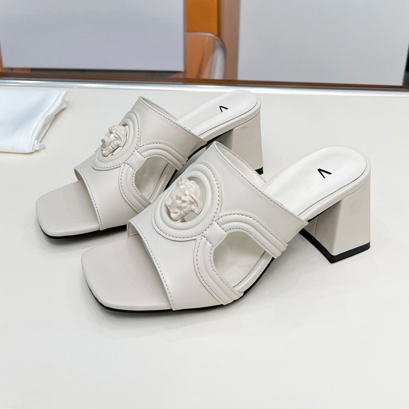 Дамски сандали на клин от истинска телешка кожа, квадратен нос, подплата от овча кожа, резинова подметка — Пролет 2025