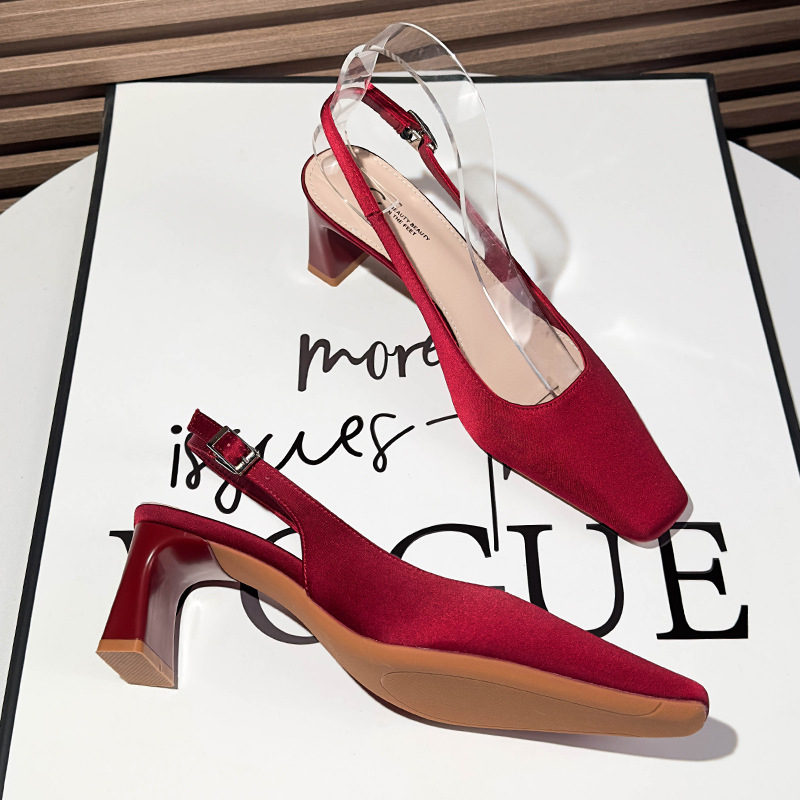 Sandale s trakama, gornji materijal od svile i satena, kvadratni vrh, debeli pet 3–6 cm