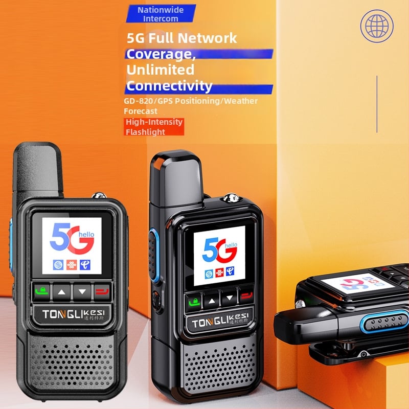 Tricos kézi adó-vevő >50 km hatótáv, 200 csatorna, RF kimeneti teljesítmény 1 W, 6800 mAh-s akkumulátor.